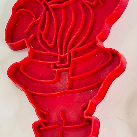 Vintage Tupperware Cookie Cutter Holiday Set Red Plastic 5 Cutters - Picture 4 of 7